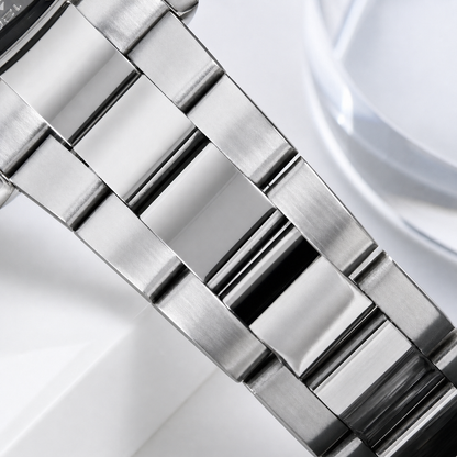 Velanti Milano Veltona Panda watch, brushed and polished bracelet detail