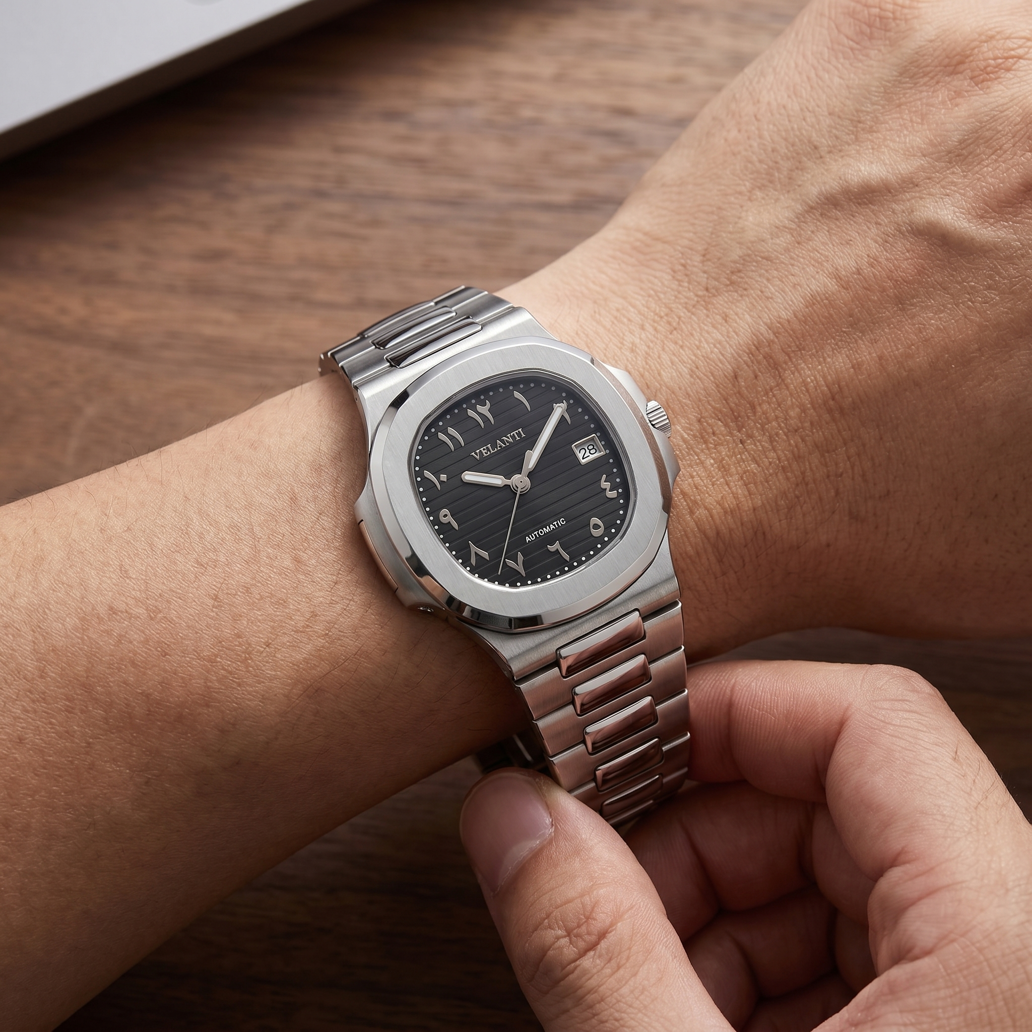 Nautilus-style automatic watch, Velanti Milano Nautvel Arabic Black worn on wrist photo 6