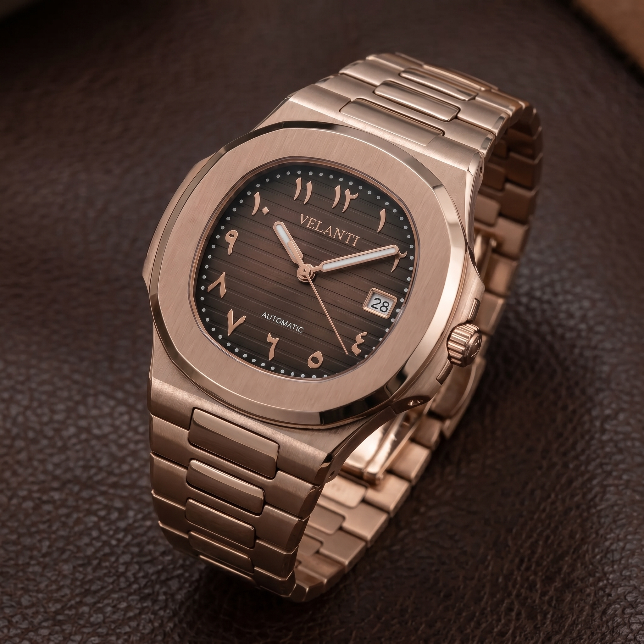Nautilus-style automatic watch, Velanti Milano Nautvel Arabic Rose Gold Chocolate, bracelet detail photo