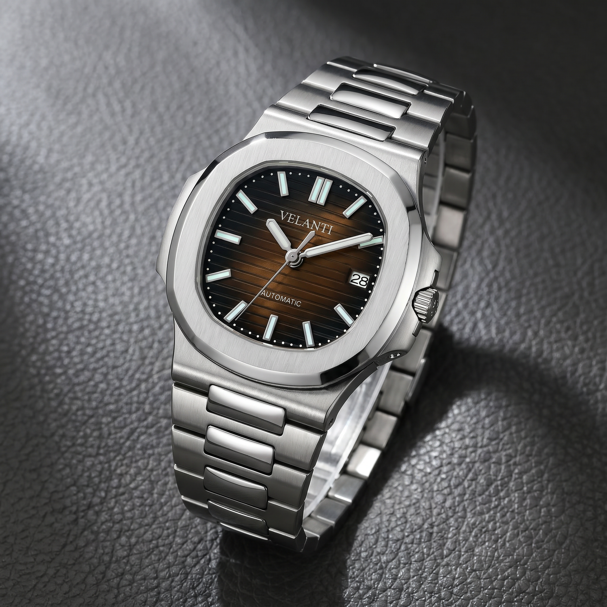 Nautilus-style automatic watch, Velanti Milano Nautvel Brown, bracelet detail photo