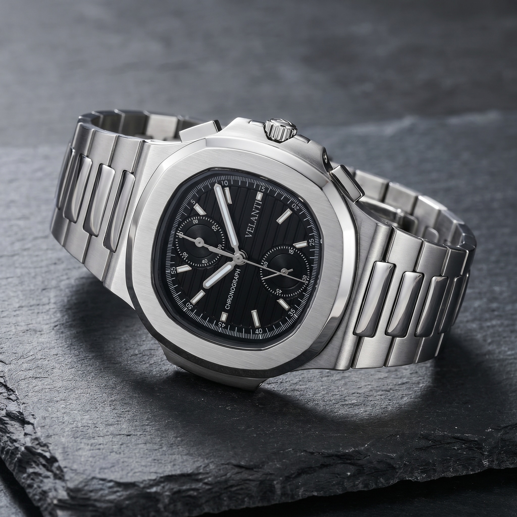 Nautilus-style chronograph watch, Velanti Milano Nautvel Chrono Black, bracelet detail photo