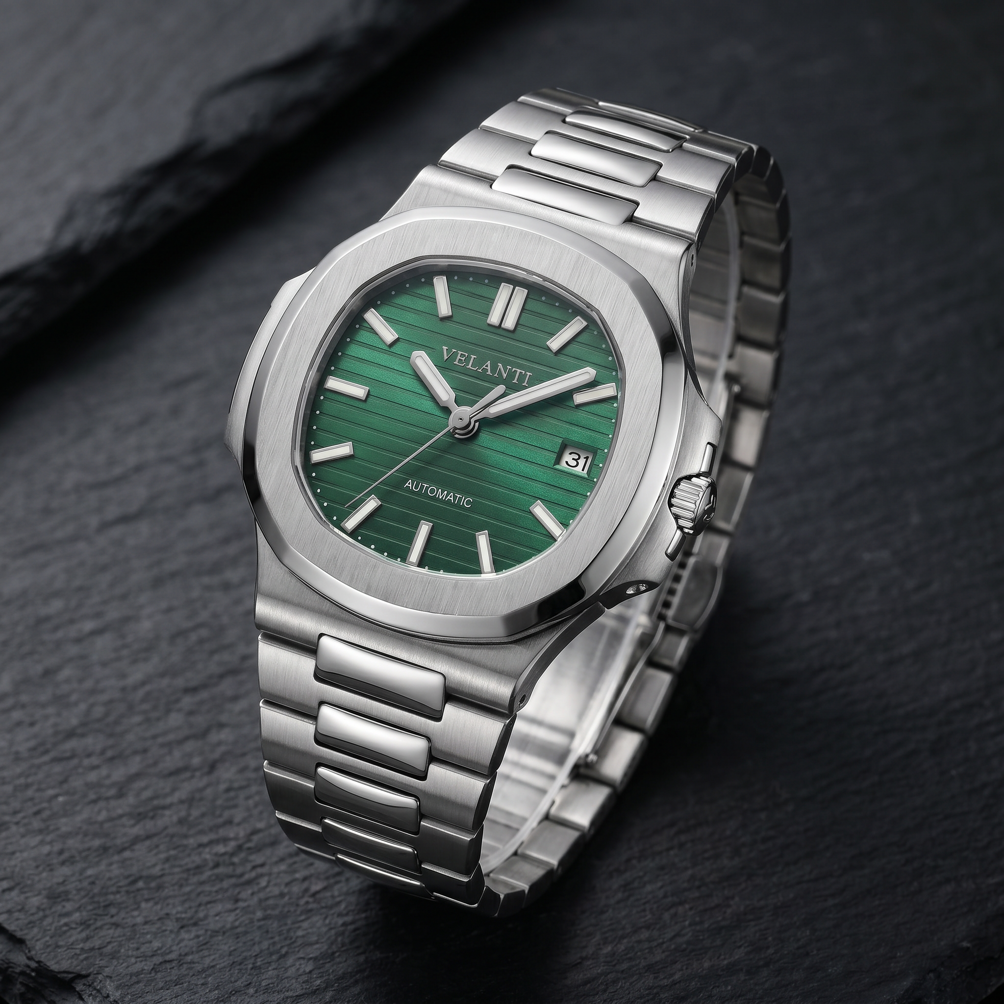 Nautilus-style automatic watch, Velanti Milano Nautvel Metallic Green, bracelet detail photo