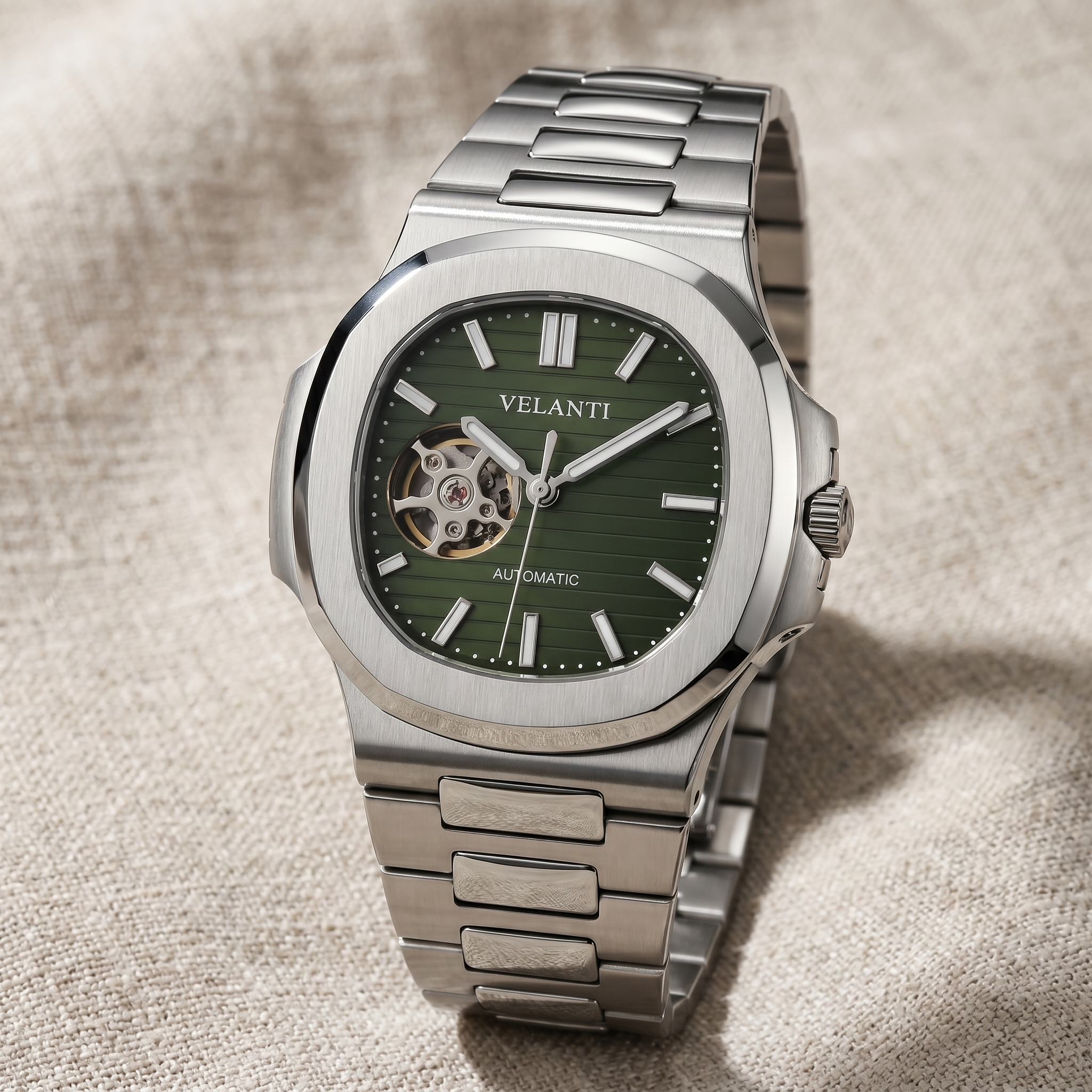 Nautilus-style automatic watch, Velanti Milano Nautvel Olive Green Open Movement, bracelet detail photo