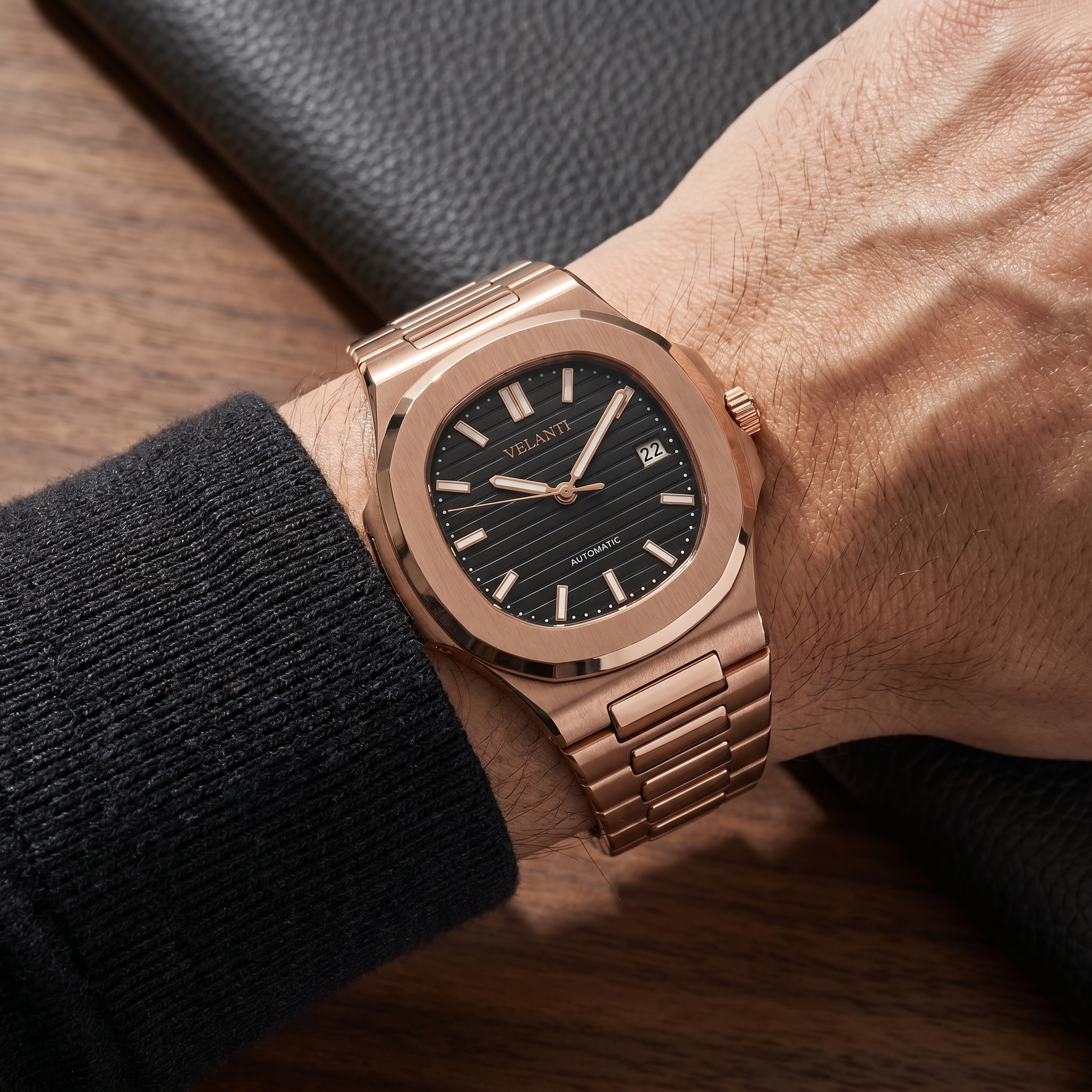 Nautilus-style automatic watch, Velanti Milano Nautvel Rose Gold Black worn on wrist photo 4