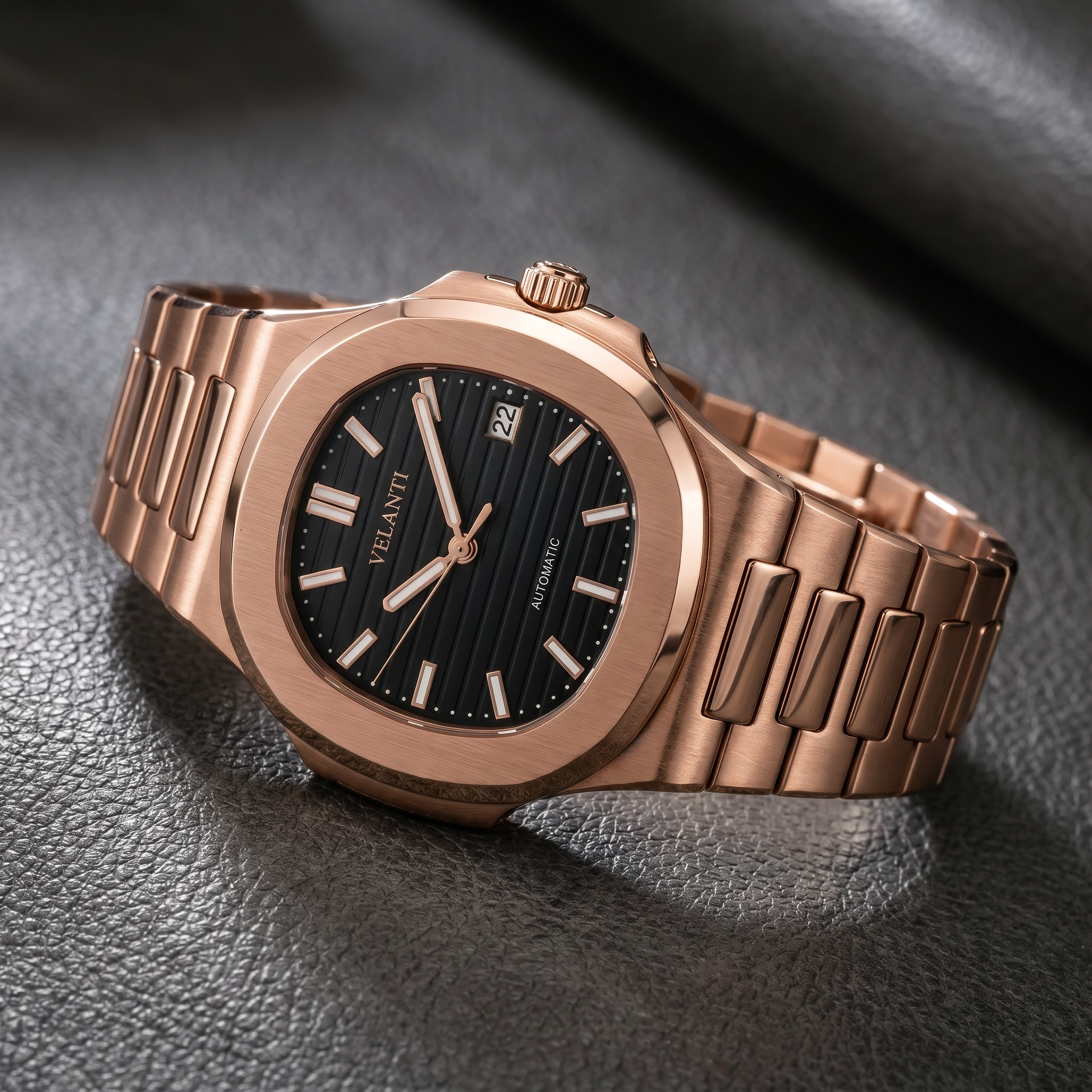 Nautilus-style automatic watch, Velanti Milano Nautvel Rose Gold Black, bracelet detail photo