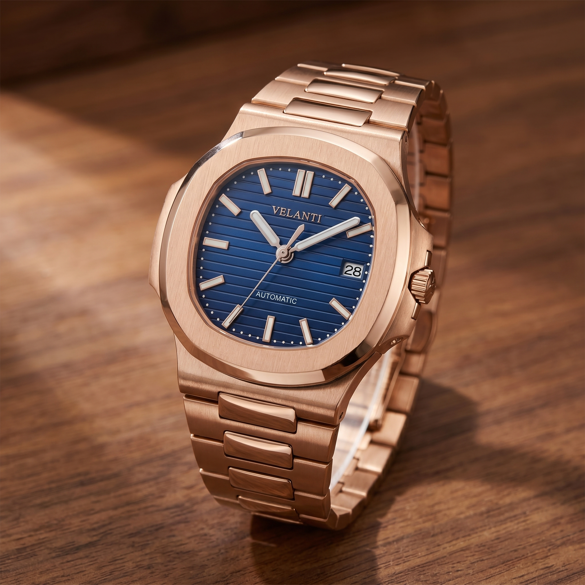 Nautilus-style automatic watch, Velanti Milano Nautvel Rose Gold Royal Blue, watch detail photo