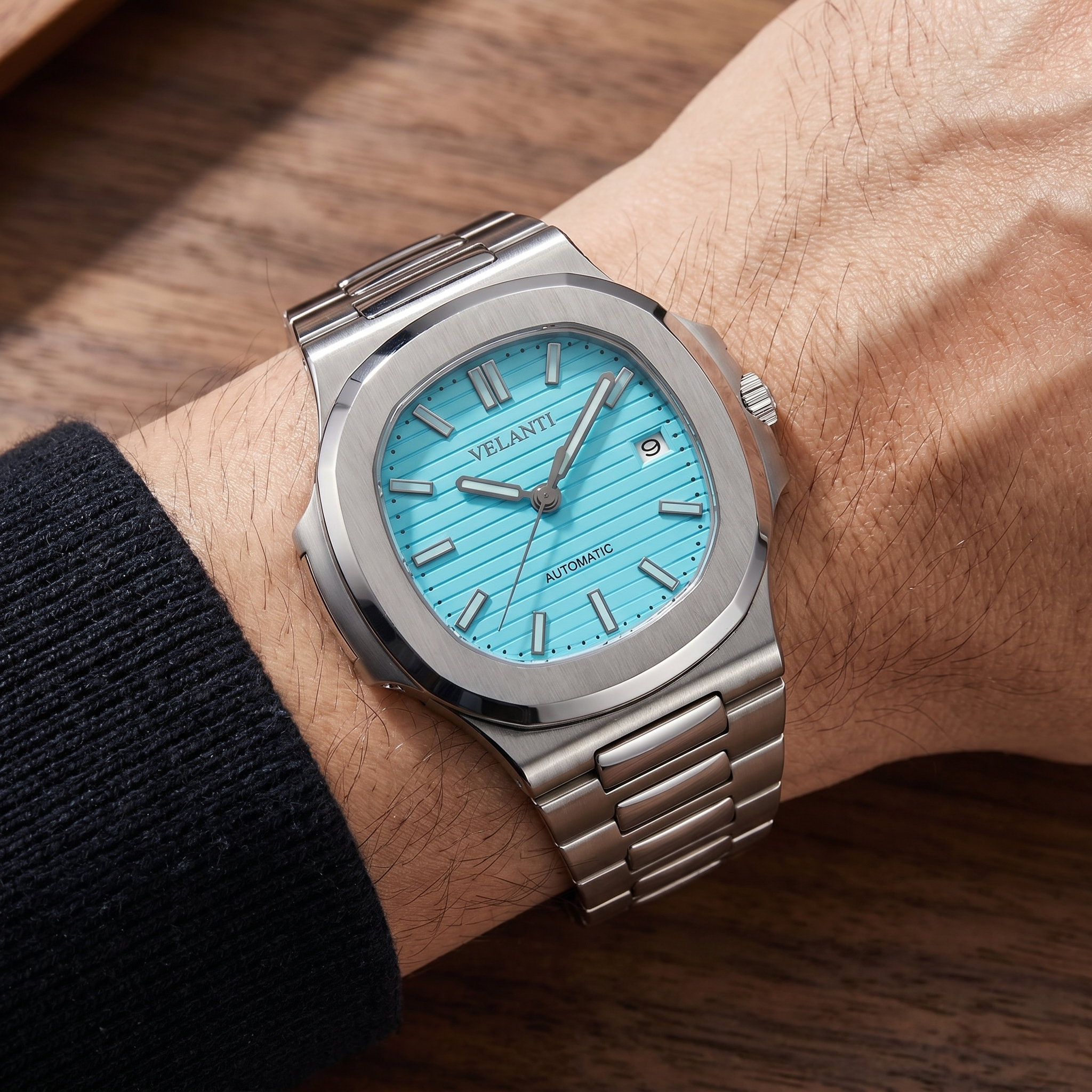 Nautilus-style automatic watch, Velanti Milano Nautvel Tiffany Blue worn on wrist photo 5