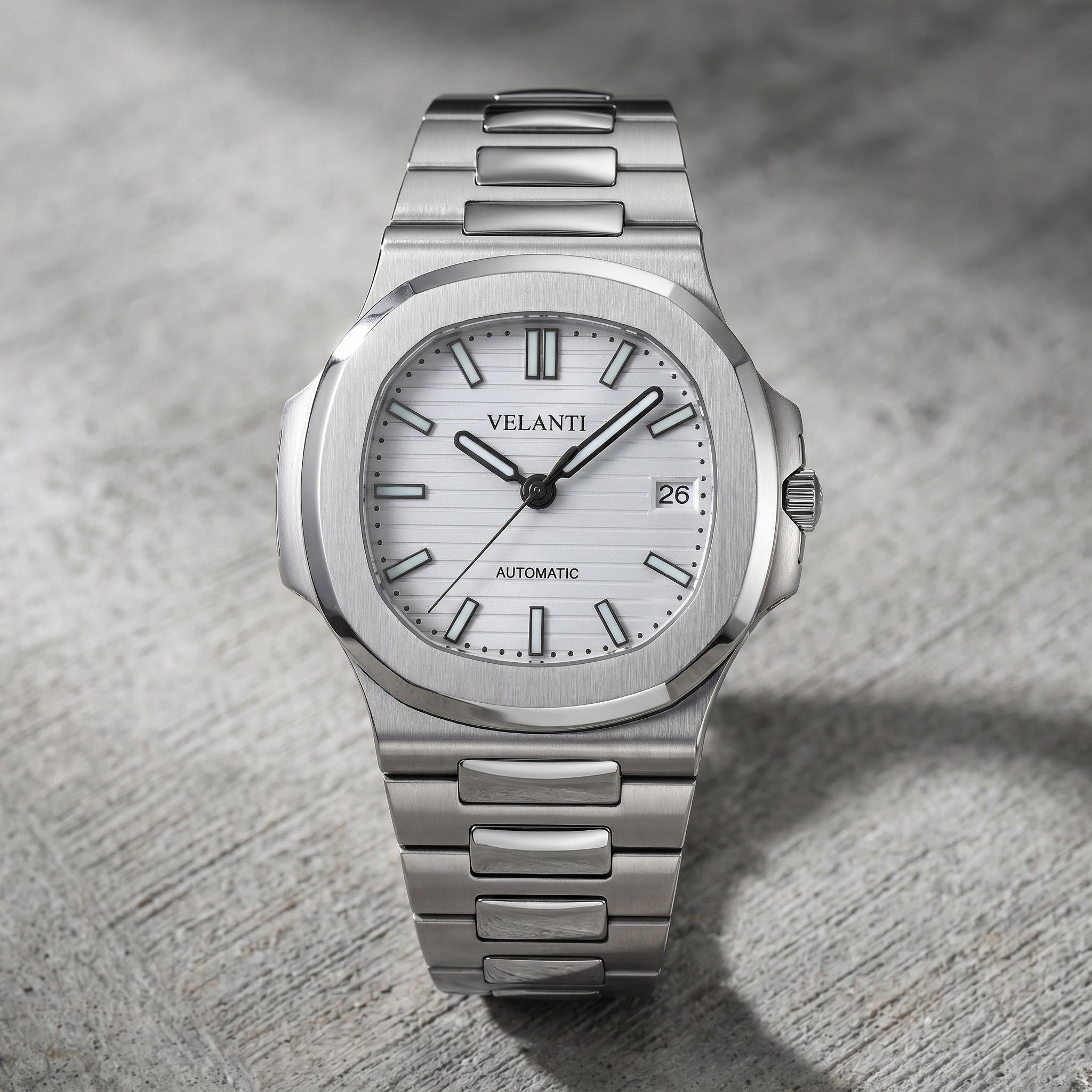 Nautilus-style automatic watch, Velanti Milano Nautvel White, bracelet detail photo