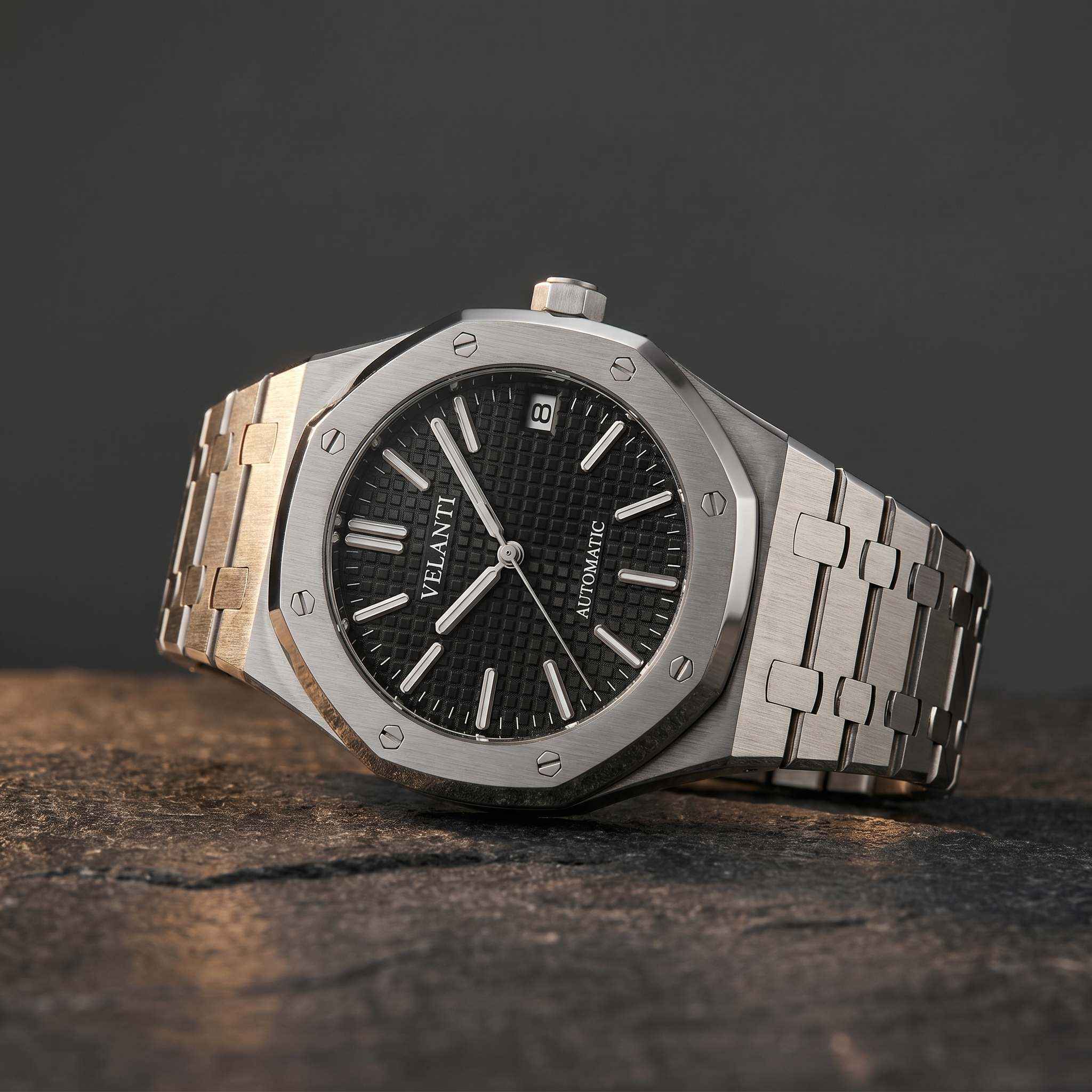 Royal Oak-style automatic watch, Velanti Milano Royal Veloak Black, watch detail photo