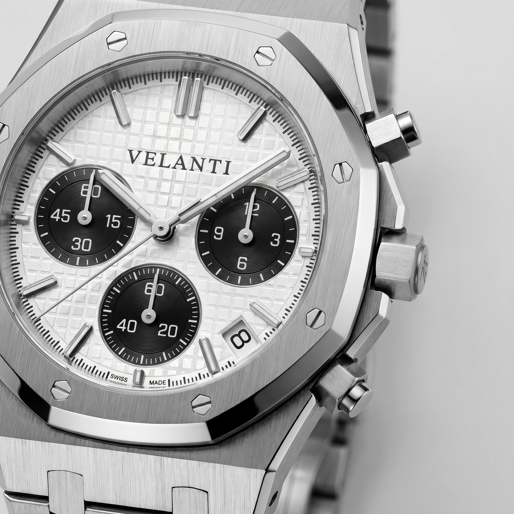 Royal Oak-style chronograph watch, Velanti Milano Royal Veloak Chrono Panda, watch detail photo