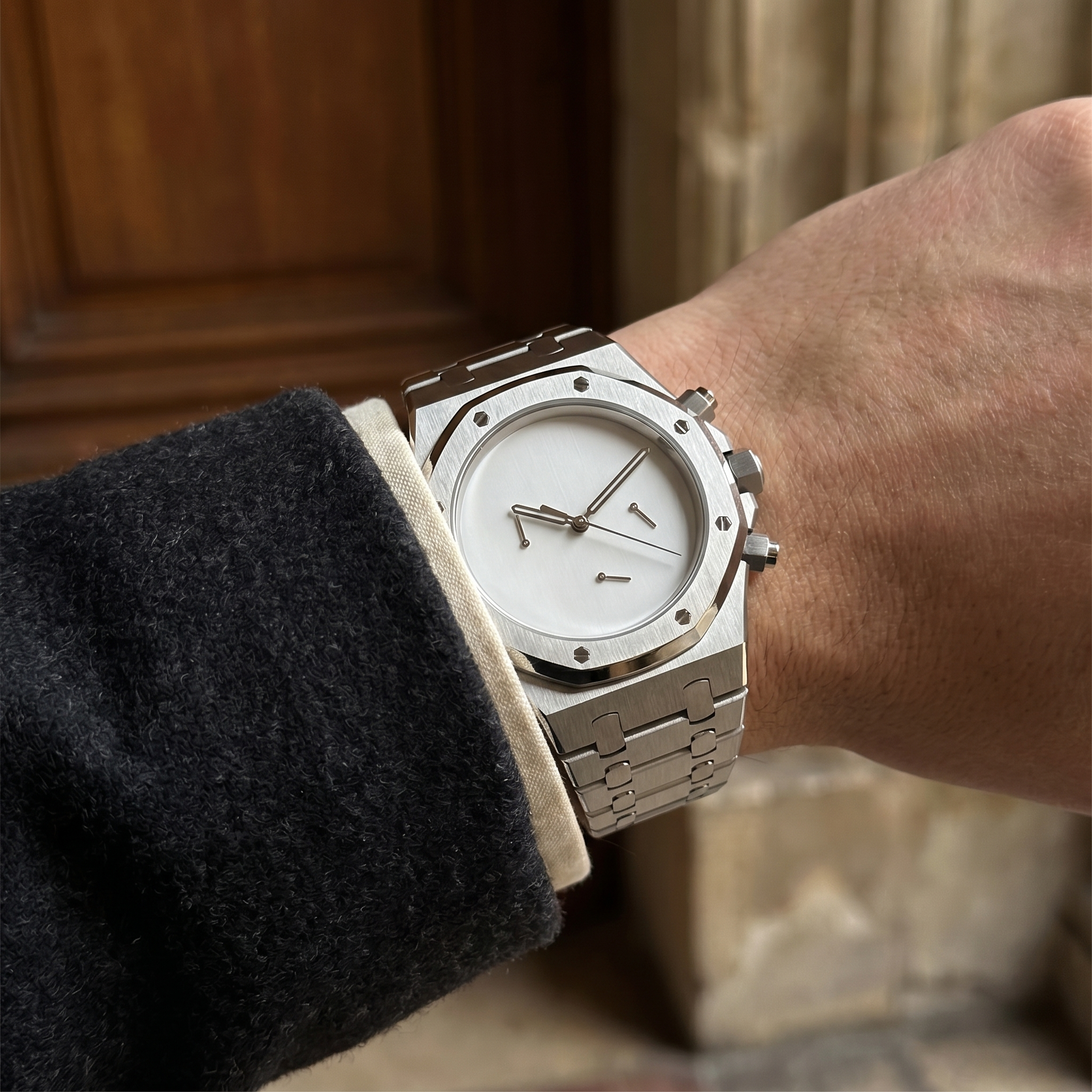 Royal Oak-style chronograph watch, Velanti Milano Royal Veloak Chrono Silver Minimalist, product photo 5