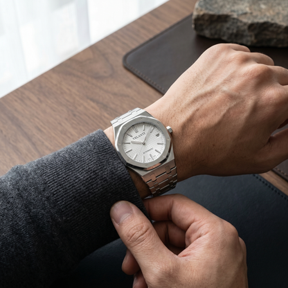 Royal Oak-style automatic watch, Velanti Milano Royal Veloak White, on-wrist photo