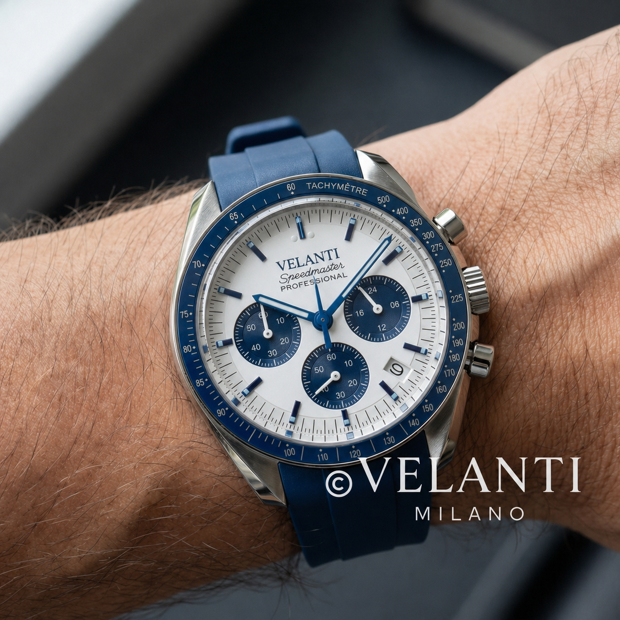 Speedmaster-style chronograph watch, Velanti Milano Speedvel Snoopy Blue, product photo 2