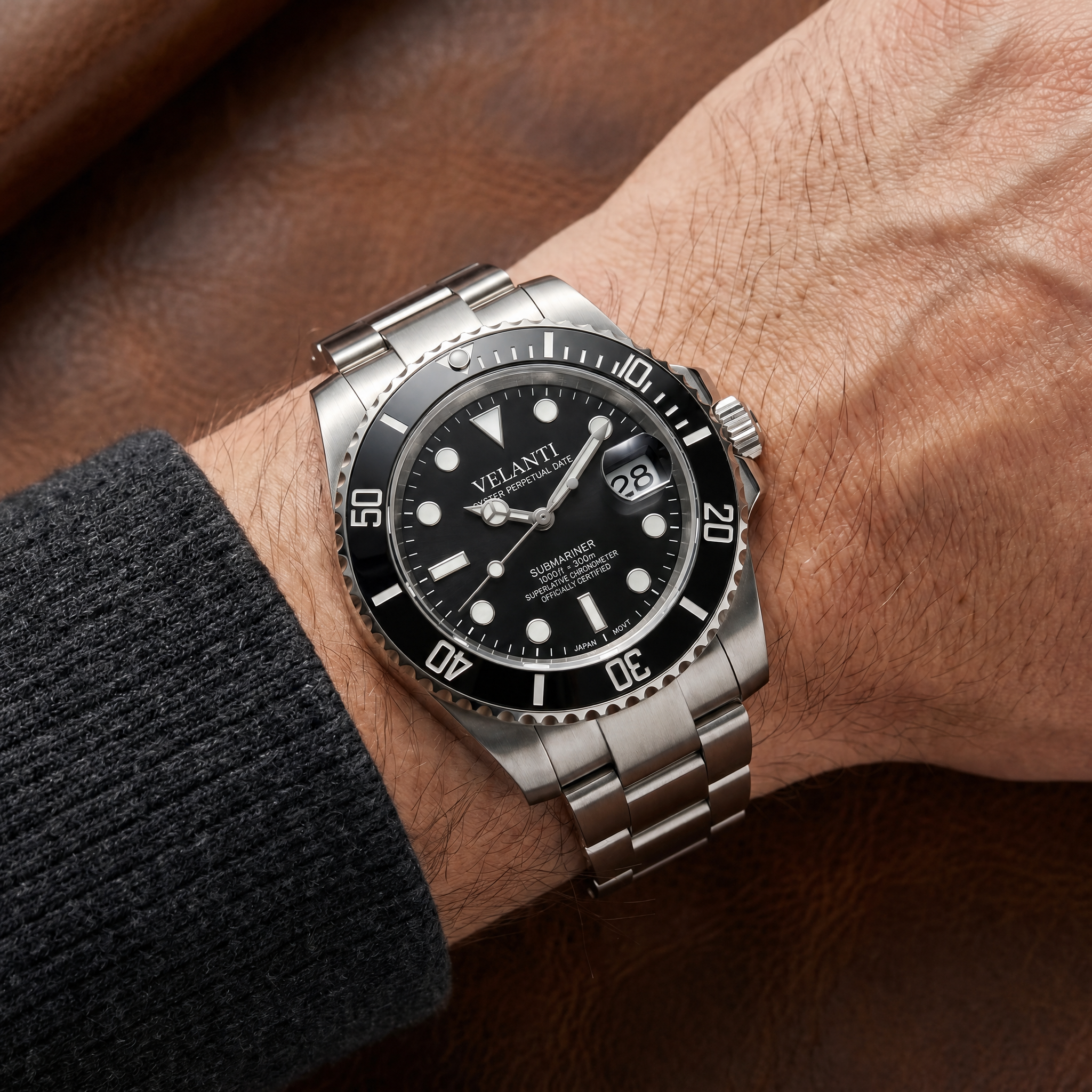 Submariner-style automatic watch, Velanti Milano Velmariner Black worn on wrist photo 5