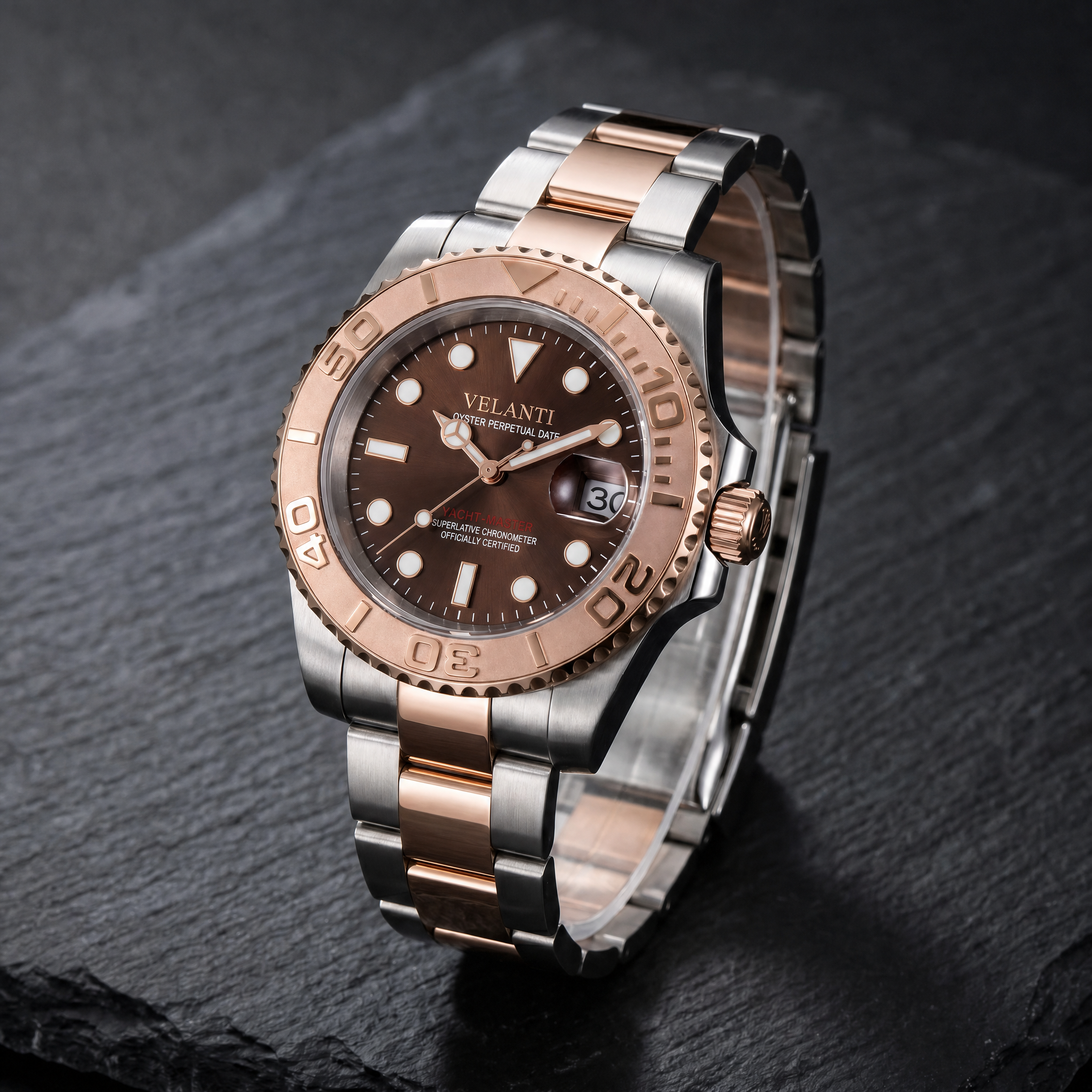 Submariner-style automatic watch, Velanti Milano Velmariner Rose Gold, bracelet detail photo