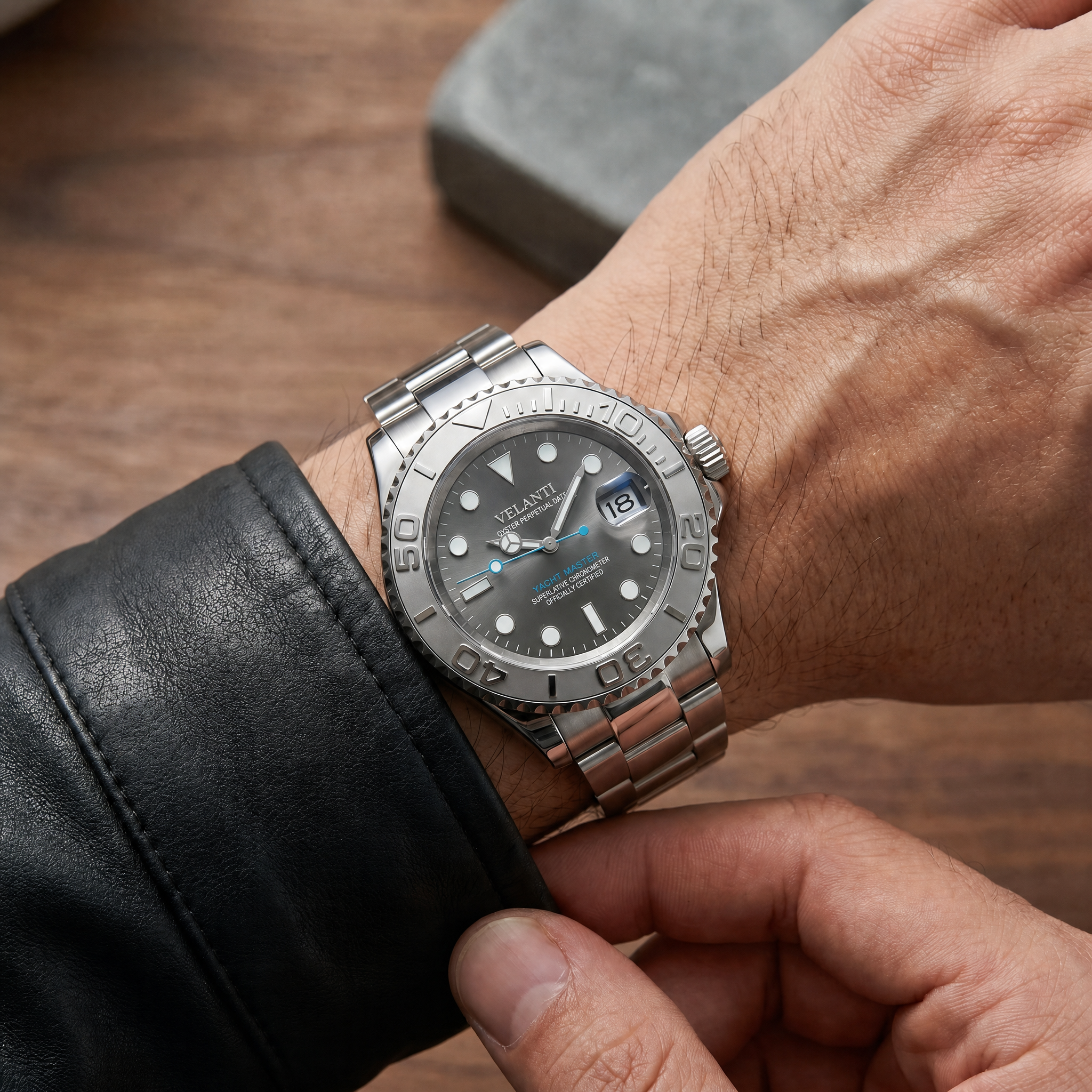 Submariner-style automatic watch, Velanti Milano Velmariner Silver worn on wrist photo 4
