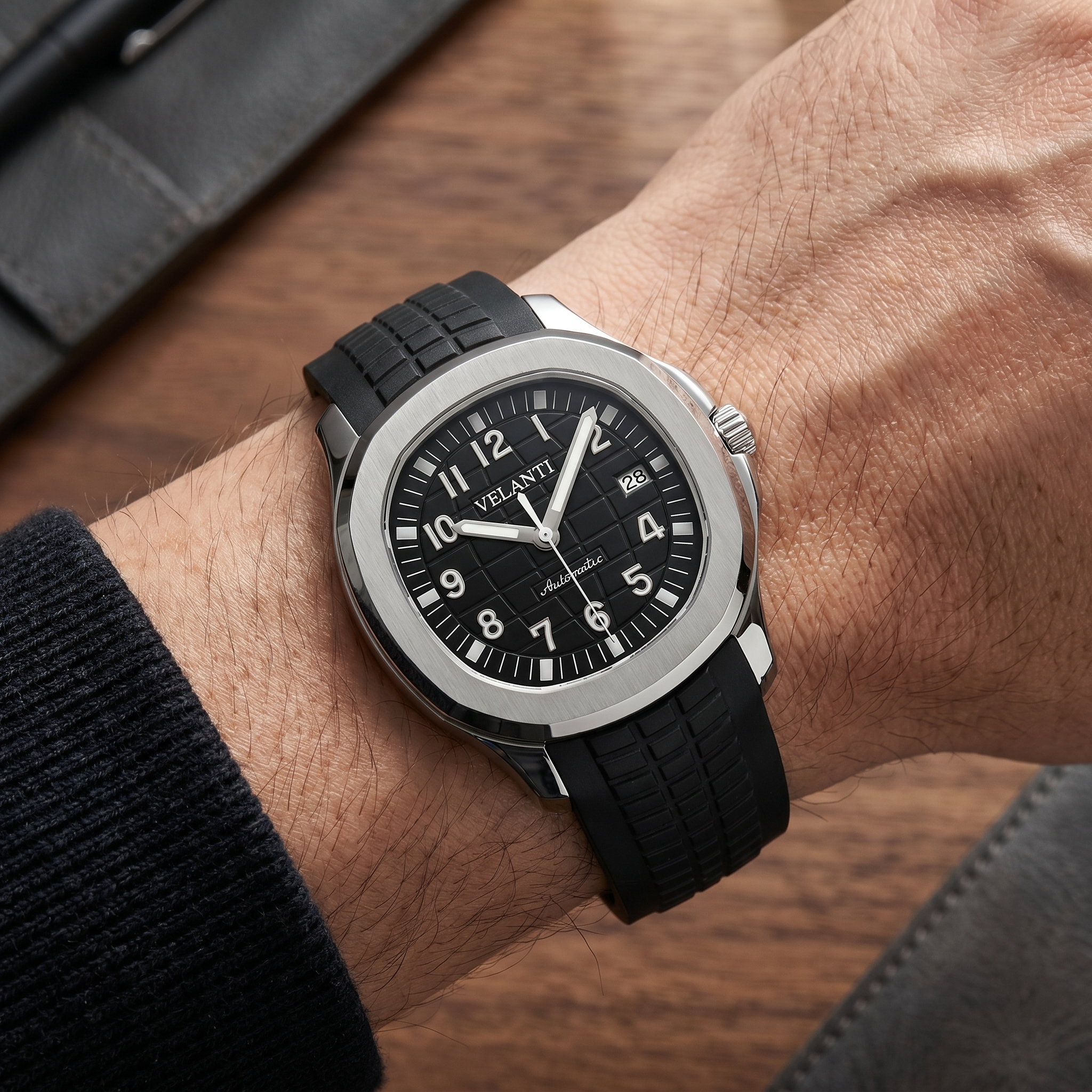 Aquanaut-style automatic watch, Velanti Milano Velnaut Black worn on wrist photo 5
