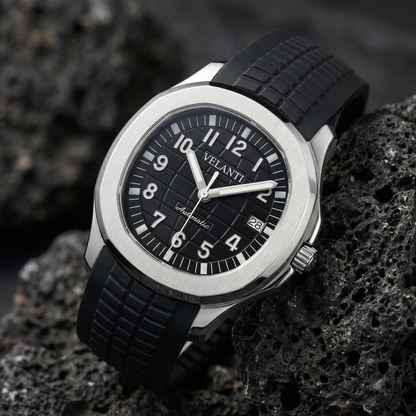 Aquanaut-style custom automatic watch, Velanti Milano Velnaut Black, bracelet detail photo