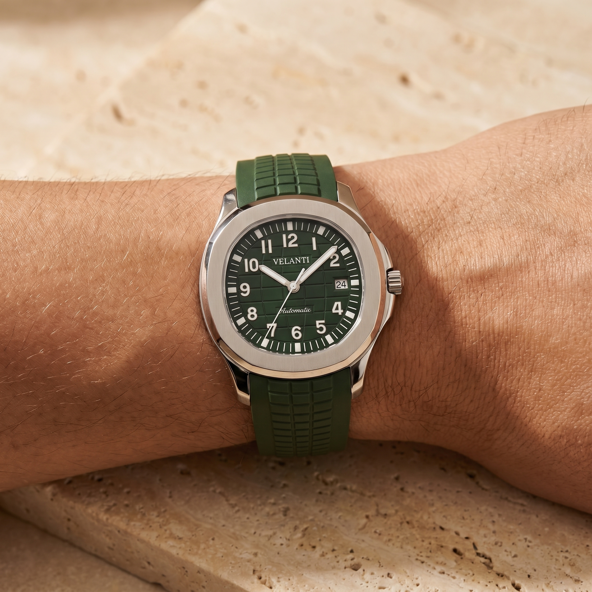 Aquanaut-style automatic watch, Velanti Milano Velnaut Green worn on wrist photo 3
