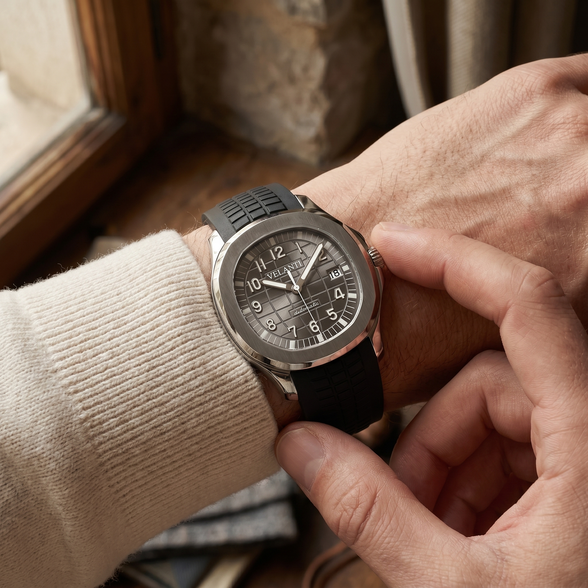 Aquanaut-style automatic watch, Velanti Milano Velnaut Silver worn on wrist photo 2
