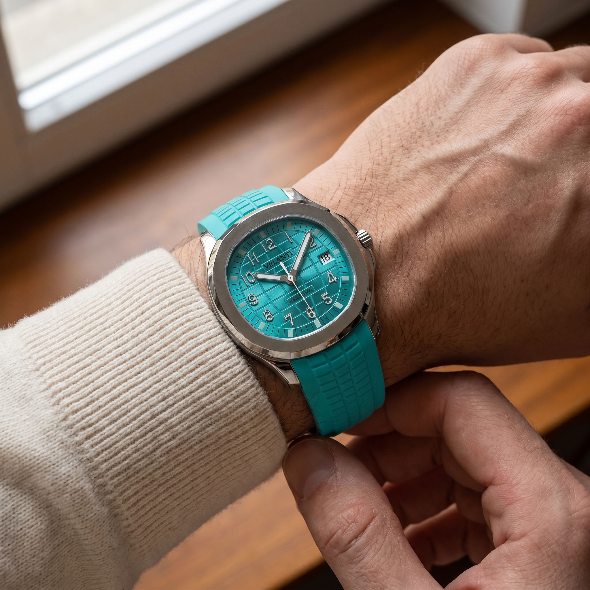 Aquanaut-style automatic watch, Velanti Milano Velnaut Tiffany Metallic Blue worn on wrist photo 2