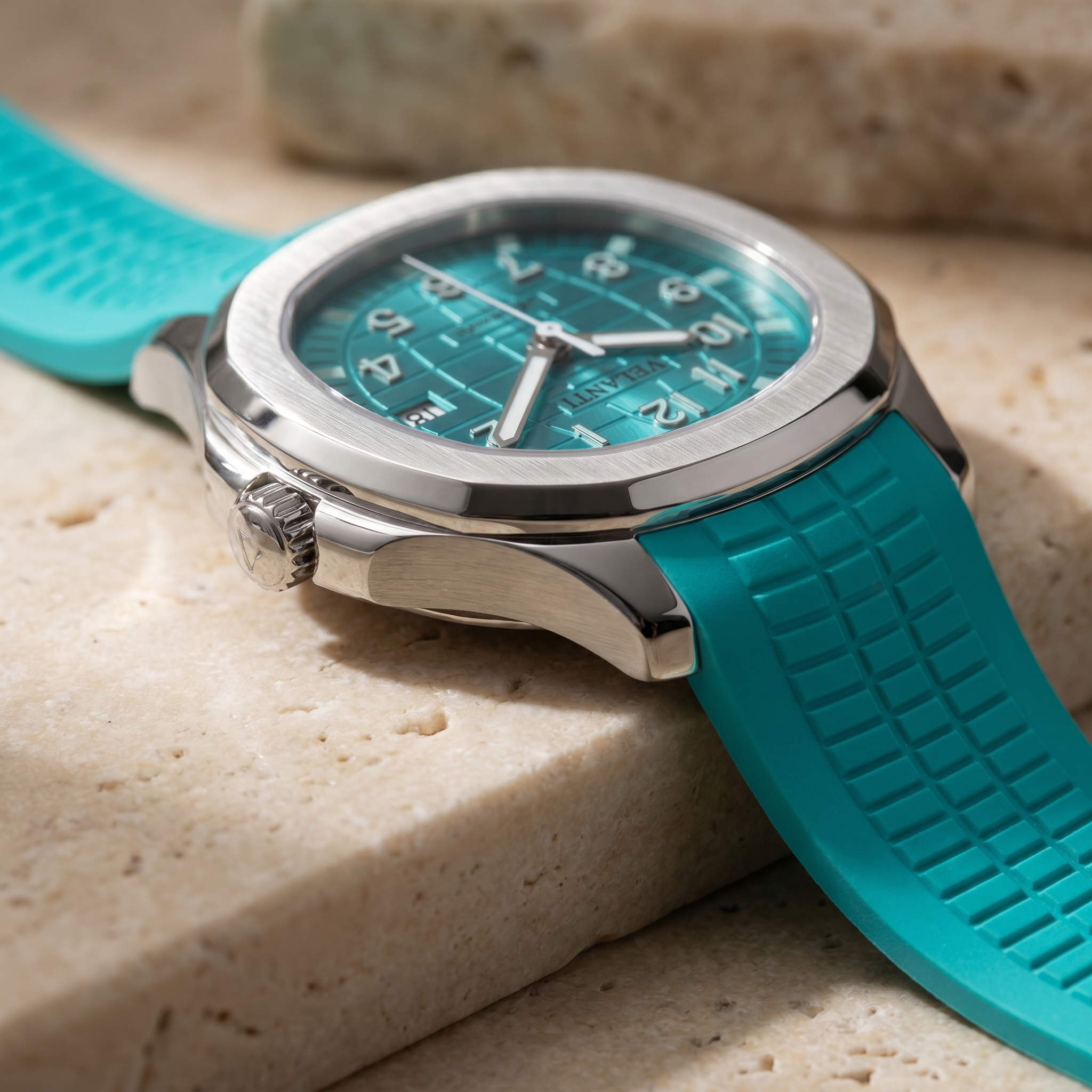 Aquanaut-style automatic watch, Velanti Milano Velnaut Tiffany Metallic Blue, bracelet detail photo