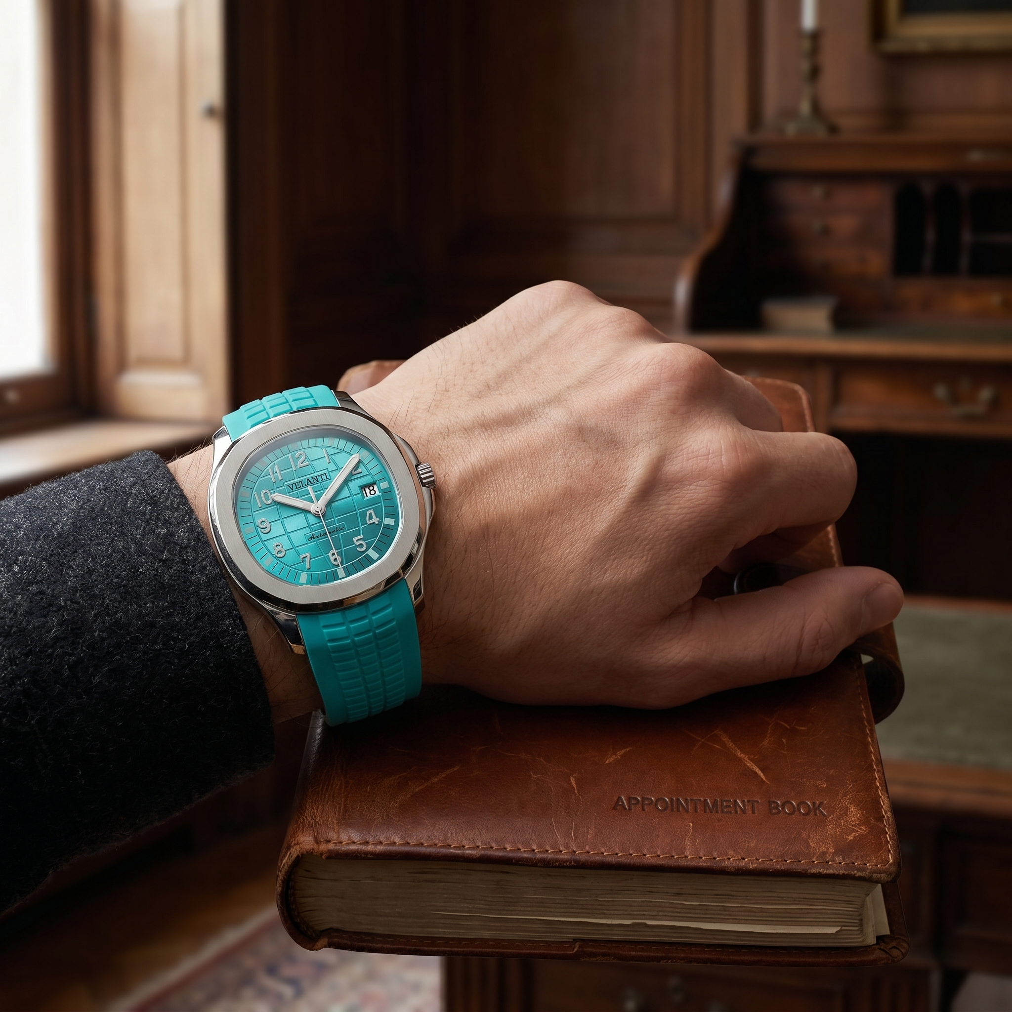 Aquanaut-style automatic watch, Velanti Milano Velnaut Tiffany Metallic Blue worn on wrist photo 5